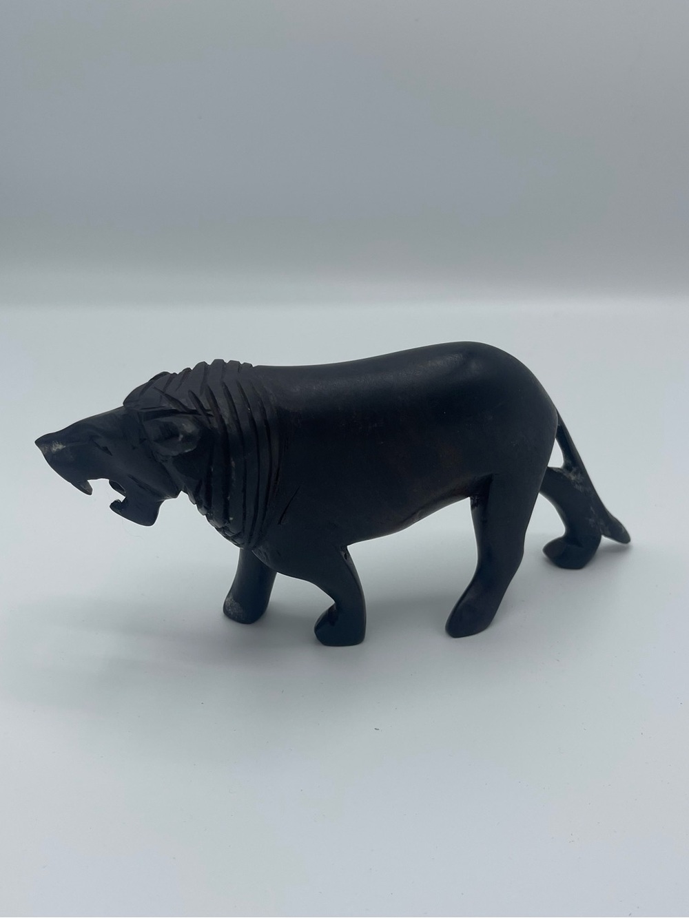 90s polished carved lion wooden decor